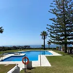 Beachfront Calahonda Apartmán *
