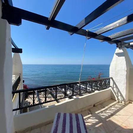 Beachfront Calahonda Apartmán